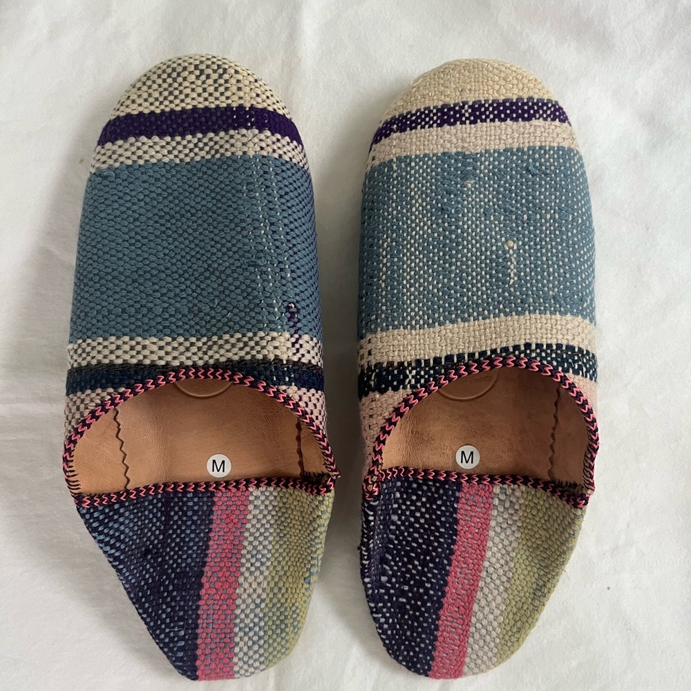Bohemia slippers like new